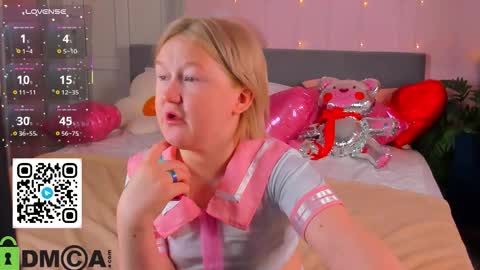 Mia online show from February 18, 11:09 am