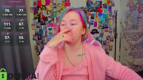 Mia online show from December 22, 3:09 am