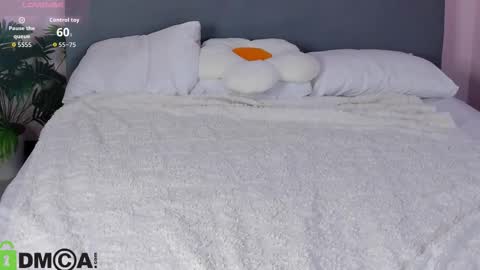 Mia online show from November 19, 3:28 am