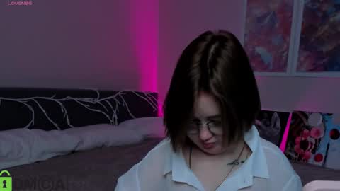 Mia online show from October 21, 2:59 am