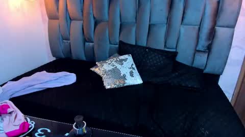 mia_ferrer18 online show from July 28, 7:39 pm