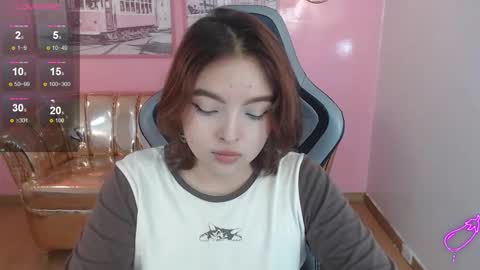 Mia online show from December 21, 1:59 pm