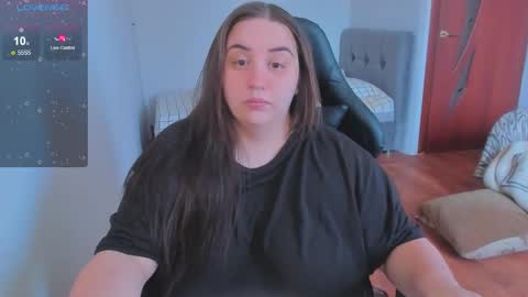 Mia online show from March 25, 10:29 am