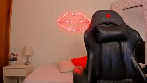    online show from March 4, 1:38 pm