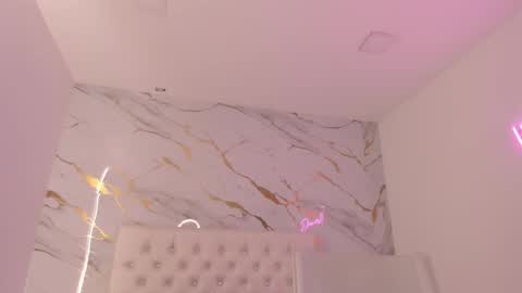    online show from September 25, 1:32 pm