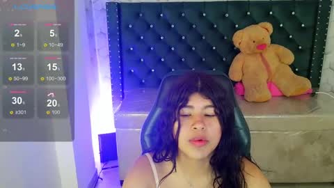 mia_kittie_m online show from May 12, 8:37 pm