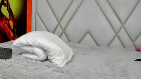 mia_kleim1 online show from April 18, 2:36 am