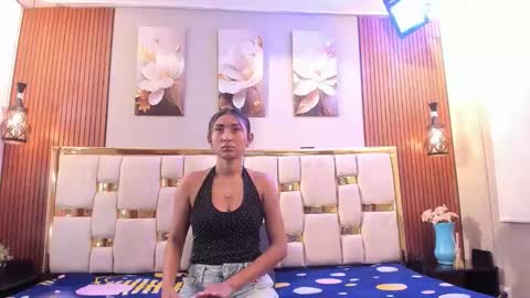 Mia.  online show from May 16, 10:58 am