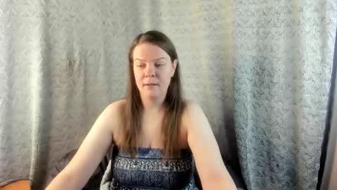mia_lores online show from February 8, 9:02 am