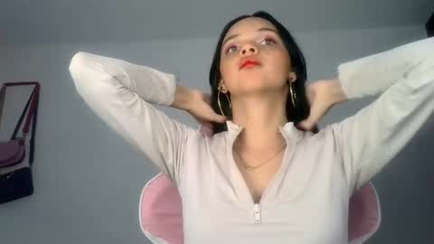 mia lucy 21 online show from July 30, 1:06 am