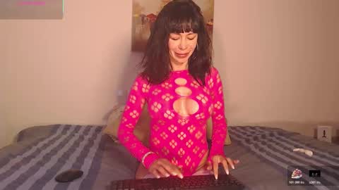 Mia online show from November 28, 6:22 pm