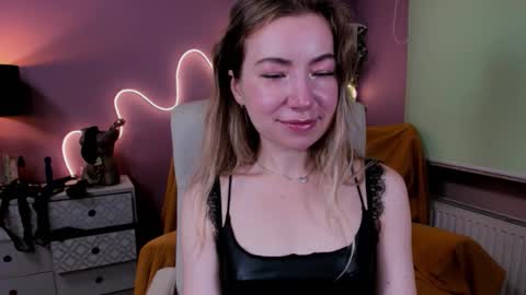 Snapshot of mia_luxx92 chatting on September 19, 6:56 am Mia online show from September 19, 6:56 am
