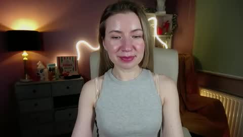 Snapshot of mia_luxx92 chatting on March 9, 5:49 pm Mia online show from March 9, 5:49 pm