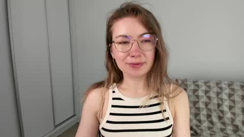 Mia online show from July 25, 7:26 am