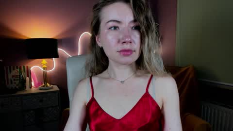 Mia online show from November 16, 2:39 pm