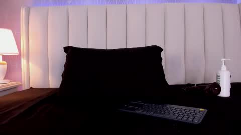    online show from January 9, 9:08 pm