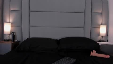    online show from December 3, 8:00 pm