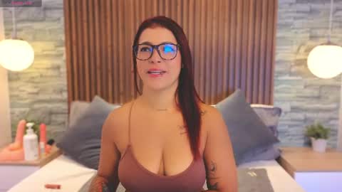 Mia Milf online show from July 15, 11:26 am