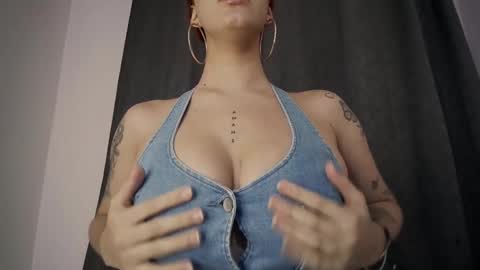 Snapshot of mia_millers2311 chatting on October 4, 12:38 am mia independent model online show from October 4, 12:38 am