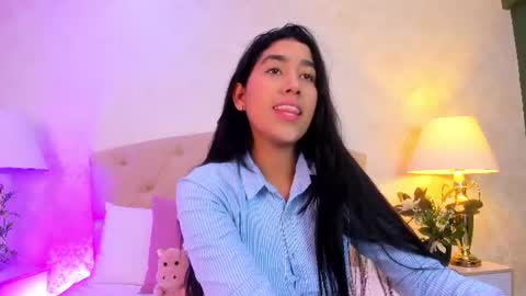mia montess online show from June 19, 3:15 pm