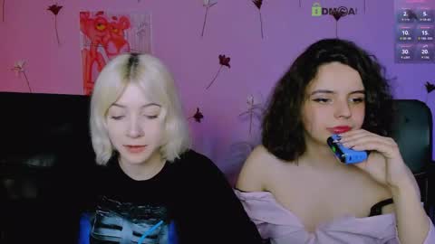 mia_mooon_ online show from May 18, 7:20 pm