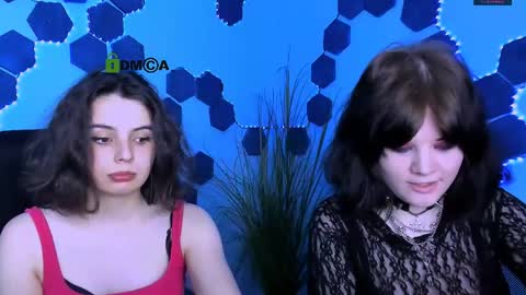 mia_mooon_ online show from May 4, 9:02 am