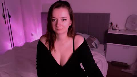 Mia online show from October 26, 1:17 pm