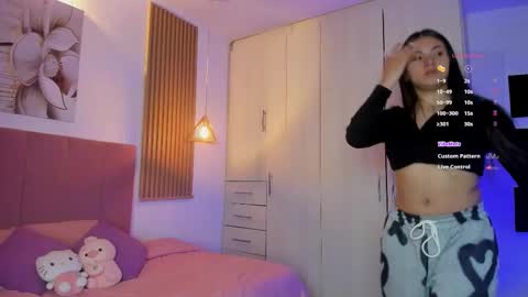 Snapshot of mia_nevaeh chatting on September 12, 8:49 pm Mia Nevaeh - follow me online show from September 12, 8:49 pm
