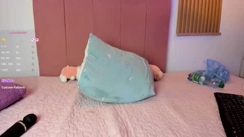 Mia Nevaeh - follow me online show from November 30, 9:08 pm