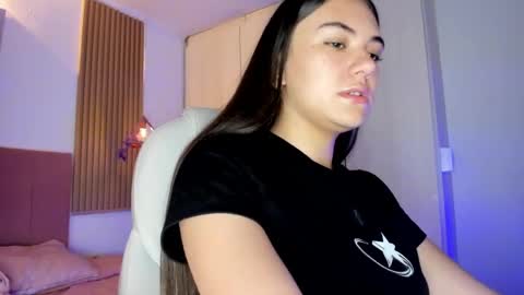 Mia Nevaeh - follow me online show from April 1, 6:05 pm