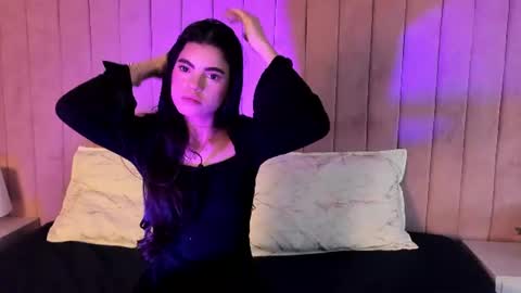 mia online show from July 11, 12:27 pm