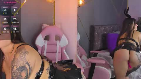 Snapshot of mia_palacios chatting on October 18, 4:04 am Lia thompson online show from October 18, 4:04 am
