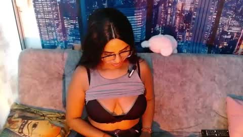 Mia  online show from April 29, 6:57 pm