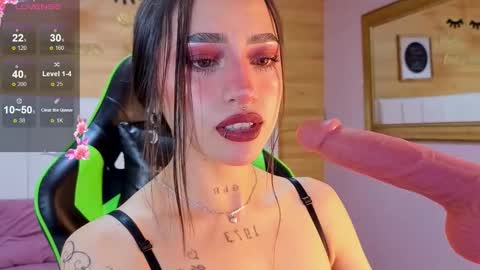 MIA online show from December 5, 7:37 pm