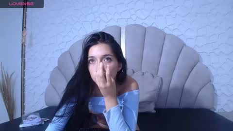 mia_prince_ online show from December 14, 9:53 pm