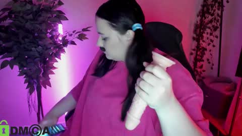 Mia online show from February 20, 6:26 am