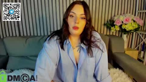 Snapshot of mia_r0ss chatting on October 14, 2:47 am Mia online show from October 14, 2:47 am
