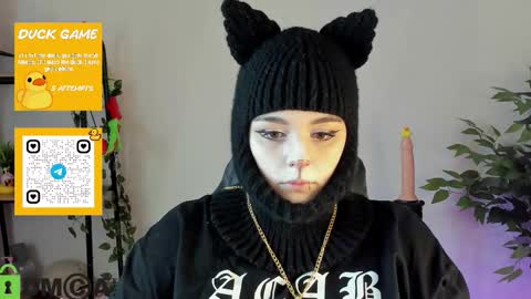 Mia online show from January 17, 1:57 am