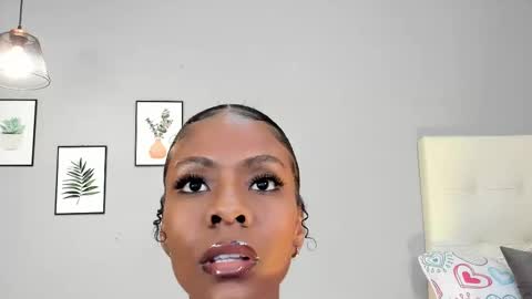 Snapshot of mia_rissi chatting on March 6, 3:45 pm Mia online show from March 6, 3:45 pm