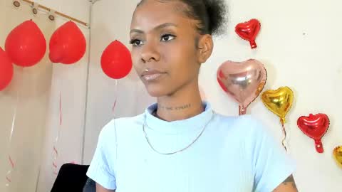 Snapshot of mia_rissi chatting on February 21, 3:32 pm Mia online show from February 21, 3:32 pm