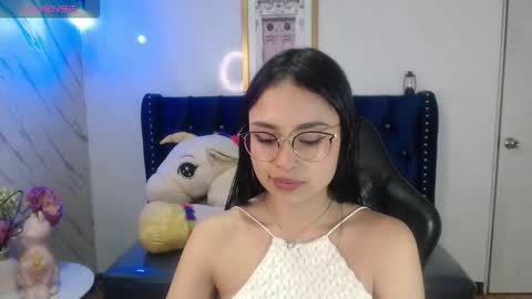 Snapshot of mia_rouse_v chatting on October 13, 1:14 pm Hi Stream 800am to 200pm online show from October 13, 1:14 pm