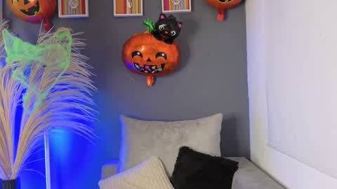 Snapshot of mia_rousse_dark chatting on October 17, 9:29 pm mia_rousse_dark online show from October 17, 9:29 pm