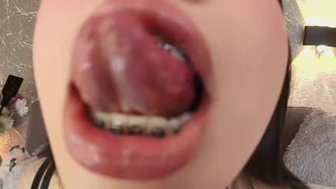 Snapshot of mia_roux13 chatting on February 26, 7:19 pm Mia Roux online show from February 26, 7:19 pm