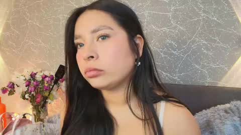 Snapshot of mia_roux13 chatting on February 23, 8:18 pm Mia Roux online show from February 23, 8:18 pm