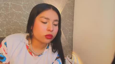 Snapshot of mia_roux13 chatting on February 8, 7:27 pm Mia Roux online show from February 8, 7:27 pm