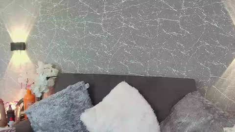 Snapshot of mia_roux13 chatting on February 5, 7:53 pm Mia Roux online show from February 5, 7:53 pm
