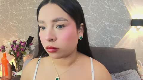 Snapshot of mia_roux13 chatting on February 24, 6:47 pm Mia Roux online show from February 24, 6:47 pm