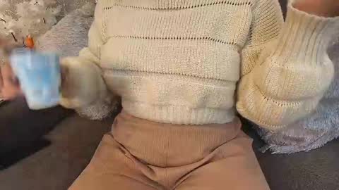 Snapshot of mia_roux13 chatting on March 12, 9:24 pm Mia Roux online show from March 12, 9:24 pm
