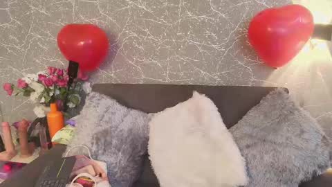 Snapshot of mia_roux13 chatting on February 15, 7:06 pm Mia Roux online show from February 15, 7:06 pm