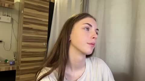 Mia online show from July 29, 7:19 am